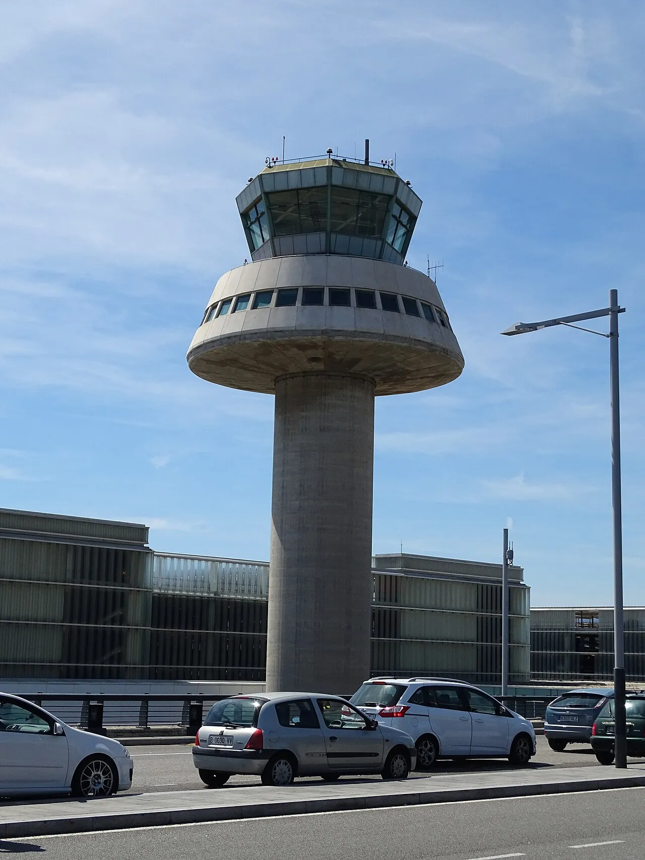 Hotels prop de l'aeroport — Barcelona